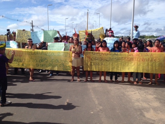 Representantes sindicais protestaram em Cruzeiro do Sul, no Acre (Foto: Adelcimar Carvalho/G1)