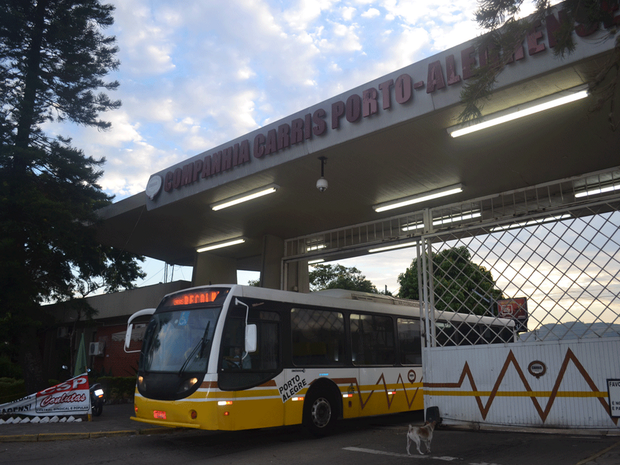 De acordo com a EPTC, 100% da frota dos ônibus urbanos circulam nesta terça-feira (Foto: Gabriel Guidotti/Divulgação Carris)
