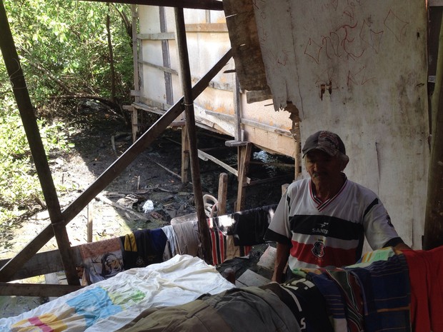 José Vitalino é um dos moradores das palafitas que aguarda a conclusão das obras (Foto: Wagner Sarmento / TV Globo) José Vitalino é um dos moradores das palafitas que aguarda a conclusão das obras (Foto: Wagner Sarmento / TV Globo)
