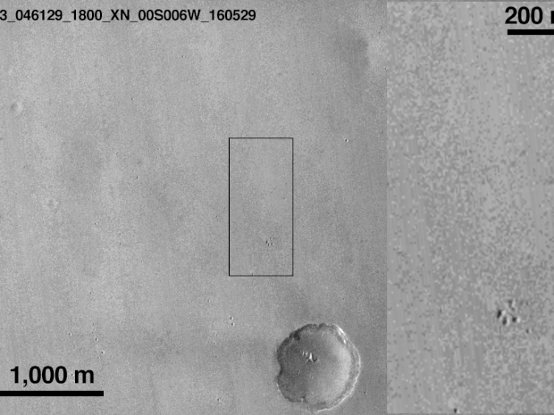 Sonda americana MRO reconhece Schiaparelli na superfície de Marte (Foto: ESA/Nasa/Divulgação)