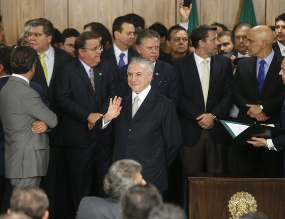 Presidente interino Michel Temer da posse ao seu novo ministério em cerimónia no Palácio do Planalto (Foto: Pedro Ladeira/Folhapress)