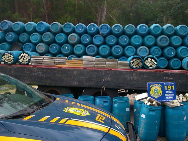 Droga é apreendida na BR-381, em João Monlevade (Foto: Polícia Rodoviária Federal)