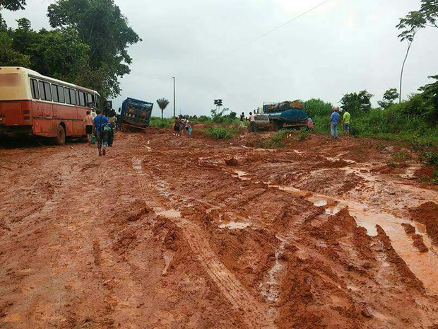 Chuva causou atoleiro em estradas que dão acesso ao município de Aripuanã (MT) (Foto: Divulgação/Prefeitura de Aripuanã)