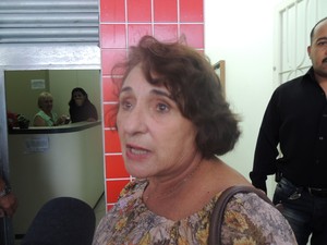 Eunice Nunes, mãe de Thauane, comparece ao depoimentos da filha na Câmara (Foto: Pedro Carlos Leite/G1)