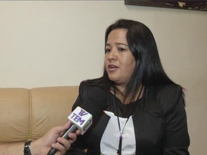 Atual prefeita promete resolver problemas em 30 dias (Foto: Reprodução/TV TEM) Atual prefeita promete resolver problemas em 30 dias (Foto: Reprodução/TV TEM)