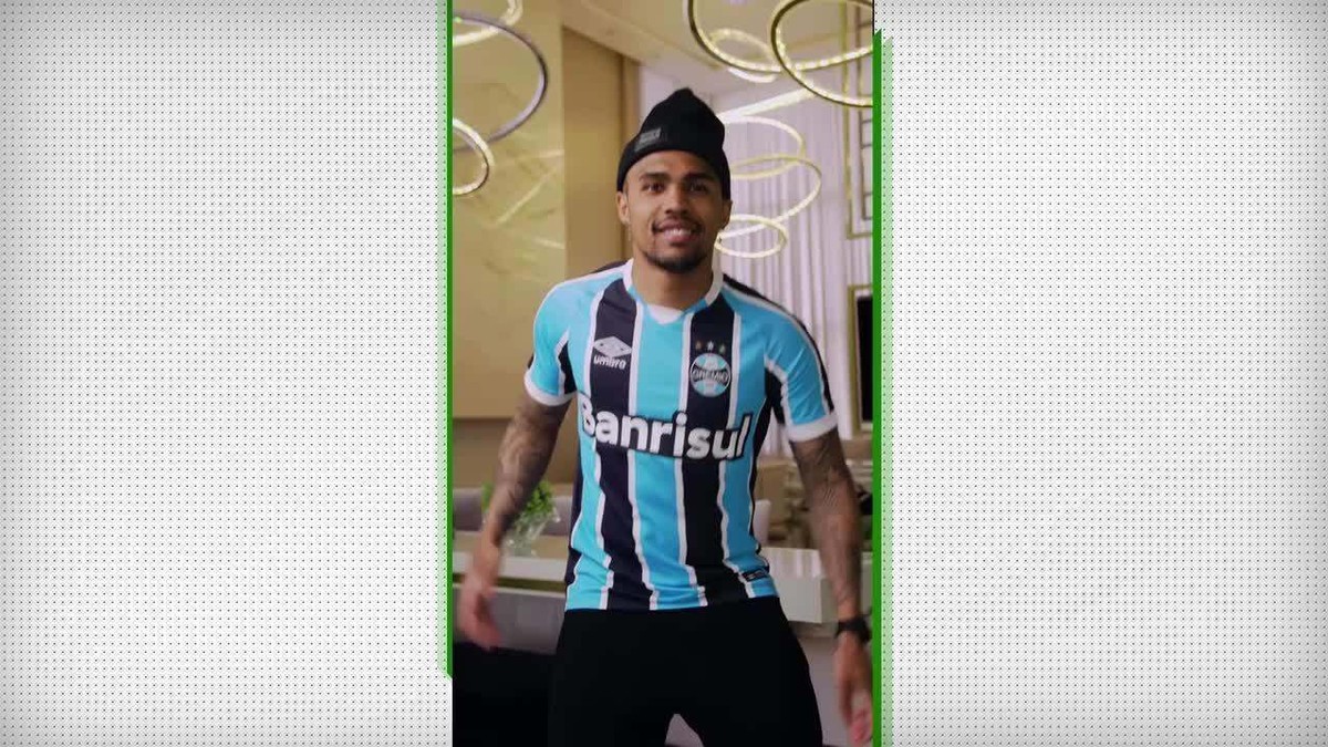 Torcida Do Gr Mio Vibra Ap S An Ncio De Douglas Costa E Lembra Decep O