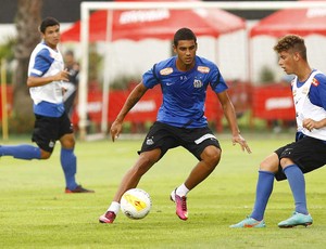 Emerson Palmieri treino Santos (Foto: Ricardo Saibun / Divulgação Santos FC)