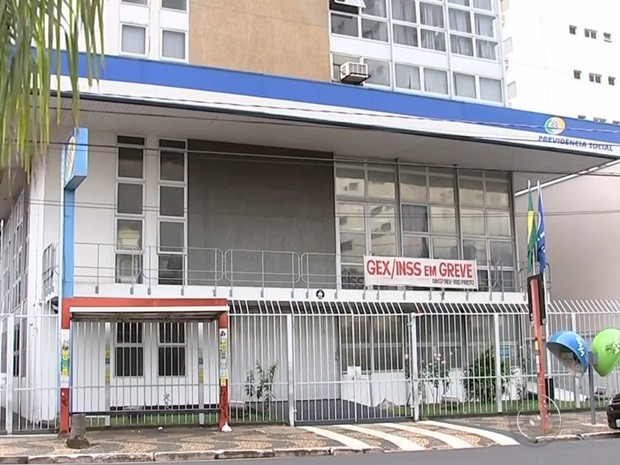 Greve foi finalizada pelo sindicato, mas agências continuaram fechadas na região  (Foto: Reprodução / TV TEM)