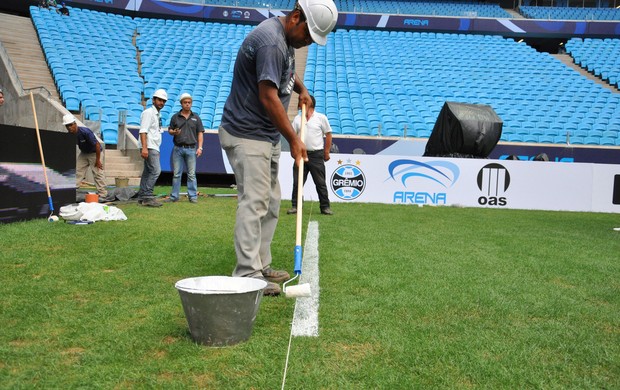 Tinta Para Marcar Campo De Futebol Detalhe Final Gremio Faz Marcacao Das Linhas Do Gramado Da Arena