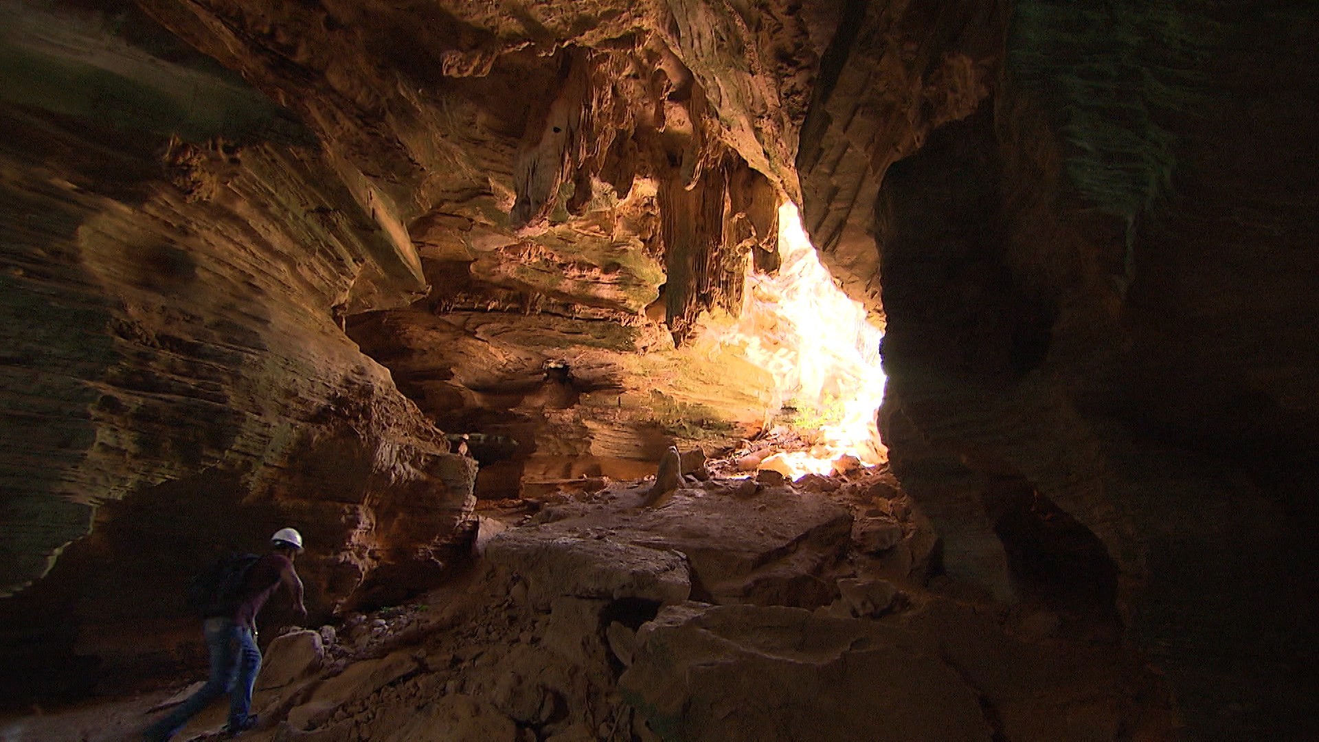 Ação da água dá forma às paredes da gruta (Foto: Divulgação)