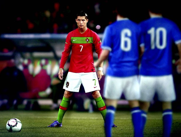Cristiano Ronaldo faz a pose tradicional em cobranças de falta (Foto: Divulgação)