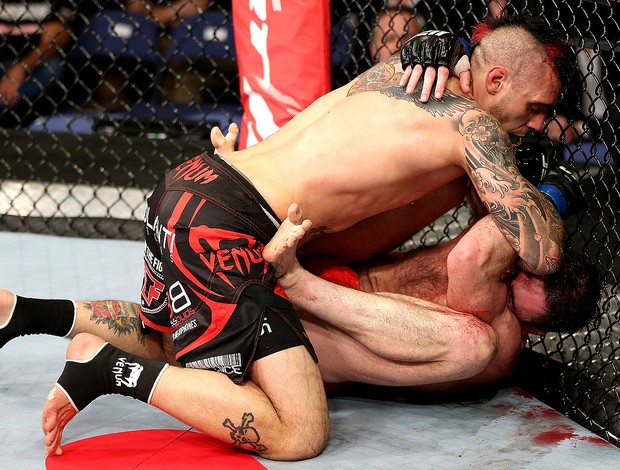 Dan Hardy vence luta no UFC (Foto: Getty Images)
