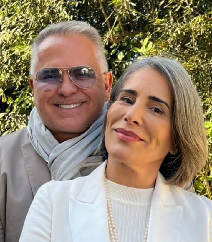 Gloria Pires e Orlando Morais durante cerimônia de Cleo e Leandro D'Lucca (Foto: Reprodução/Instagram)