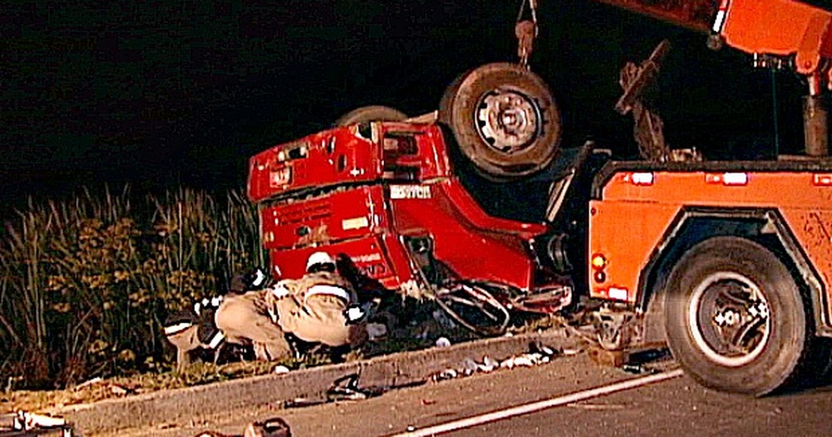 G1 Caminhão carregado de madeira tomba e produtor rural morre no ES