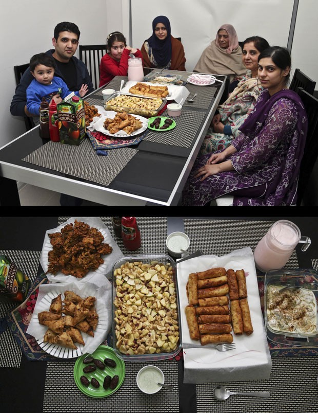 Família muçulmana se reúne para o Iftar em Sydney, na Austrália (Foto: Rob Griffith/AP)