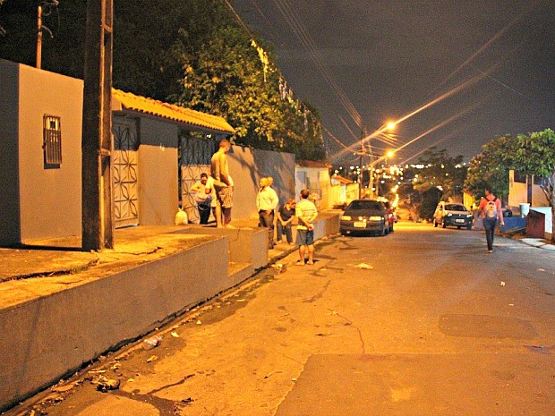 Crime ocorreu no conjunto Shangri-lá, localizado no bairro Parque Dez (Foto: Indiara Bessa/G1 AM)