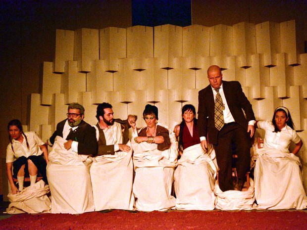 Perdoa-me por me traíres, Grupo de Teatro Experimental, Pouso Alegre, Varginha (Foto: Daniela Ayres/ G1) Perdoa-me por me traíres, Grupo de Teatro Experimental, Pouso Alegre, Varginha (Foto: Daniela Ayres/ G1)