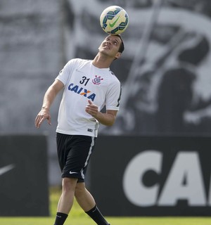Rodriguinho volta a treinar, e Tite abre disputa no meio-campo do Corinthians