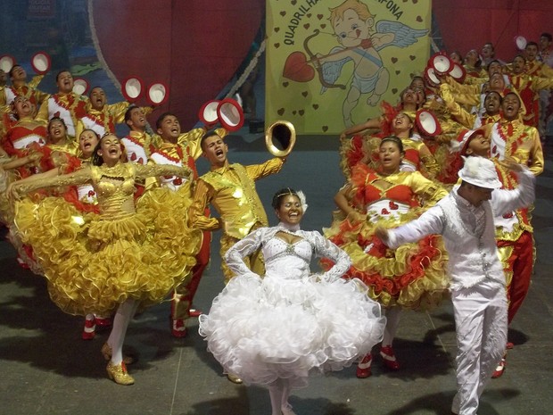 Quadrilhas participaram da primeira noite de Festival em Campina Grande (Foto: Rafael Melo/ G1)