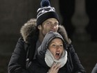Gisele Bündchen e Tom Brady ficam agarradinhos durante jogo do filho