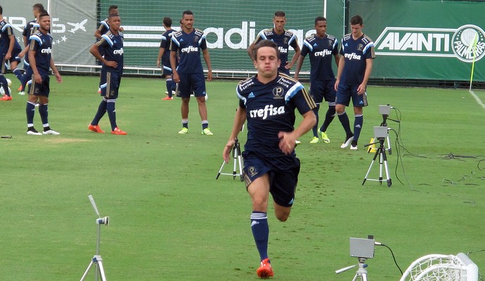 Jogadores do Palmeiras fazem testes de velocidade na Academia