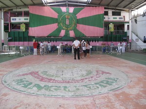 Eleição para presidência da Mangueira acontece na quadra até às 17h (Foto: Alba Valéria Mendonça/ G1) Eleição para presidência da Mangueira acontece na quadra até às 17h (Foto: Alba Valéria Mendonça/ G1)