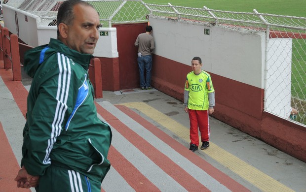 Técnico Hamilton Ramos, do Palmeiras B (Foto: Alexandre Lozetti)