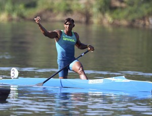 Isaquias Queiroz canoagem Rio 2016 eliminatória (Foto: Reuters)