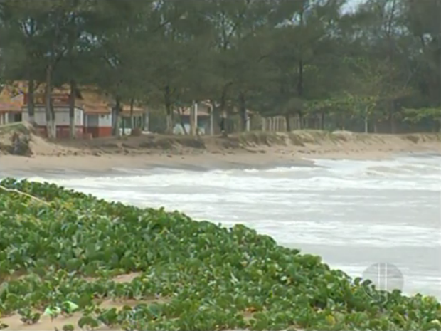 Praia de Guaxindiba em São João de Itabapoana (Foto: Reprodução / Inter TV)