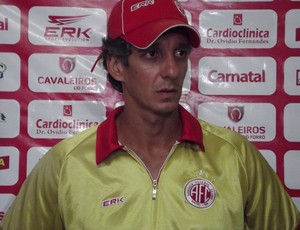 Alexandre Irineu, treinador do América-RN (Foto: Tiago Menezes)