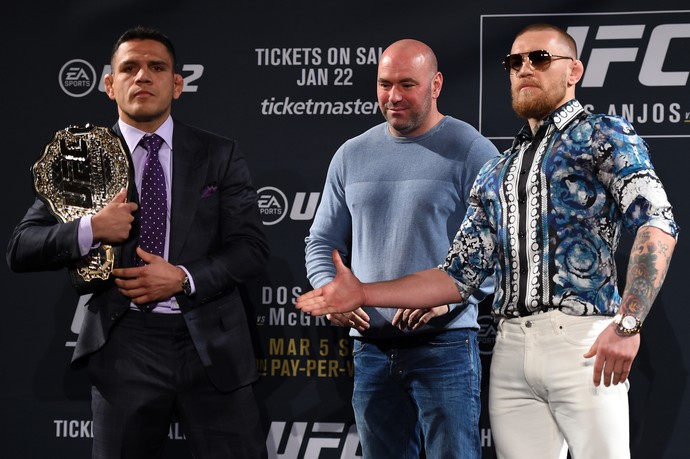 Rafael dos Anjos e Conor McGregor coletiva UFC 197 (Foto: Getty Images)