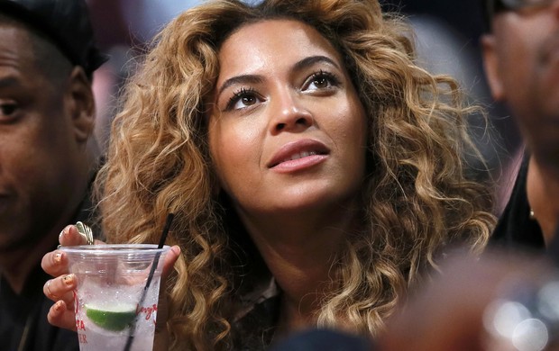 Beyoncé com o marido Jay-Z no NBA All-Star Game (Foto: Reuters) Beyoncé com o marido Jay-Z no NBA All-Star Game (Foto: Reuters)