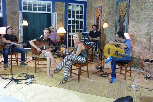 Muito música boa com Nando Reis em gravação do Estrelas (Foto: TV Globo/Estrelas)