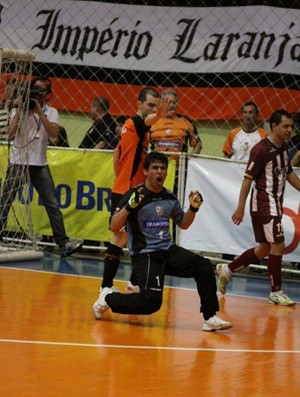 Carlos Barbosa, de Lavoisier, vence o Orlândia nas quartas de final da Liga Futsal (Foto: Divulgação/ACBF)