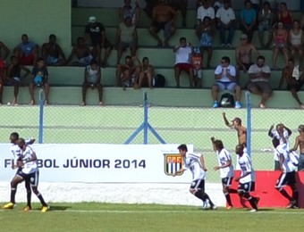 Comemoração Comercial x Portuguesa Copinha (Foto: Filipe Rodrigues)
