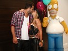 Henri Castelli beija namorada em festa em São Paulo 