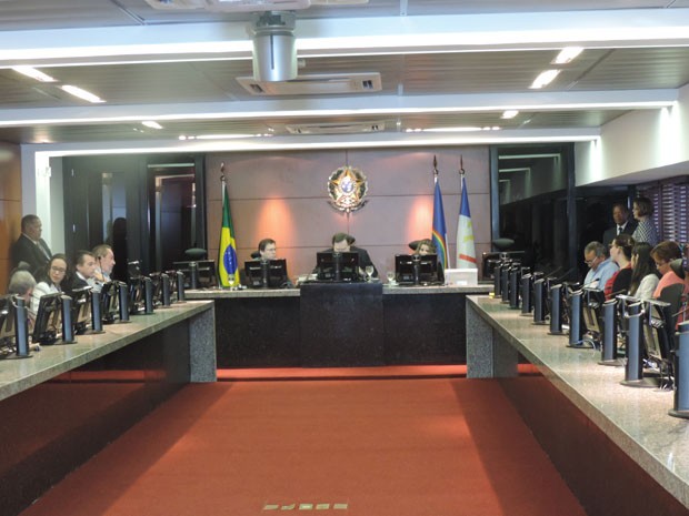 Julgamento sobre o dissídio coletivo ficou marcado para esta quarta (30); sessão ocorre no pleno do TRT (Foto: Vitor Tavares/G1) Julgamento sobre o dissídio coletivo ficou marcado para esta quarta (30); sessão ocorre no pleno do TRT (Foto: Vitor Tavares/G1)