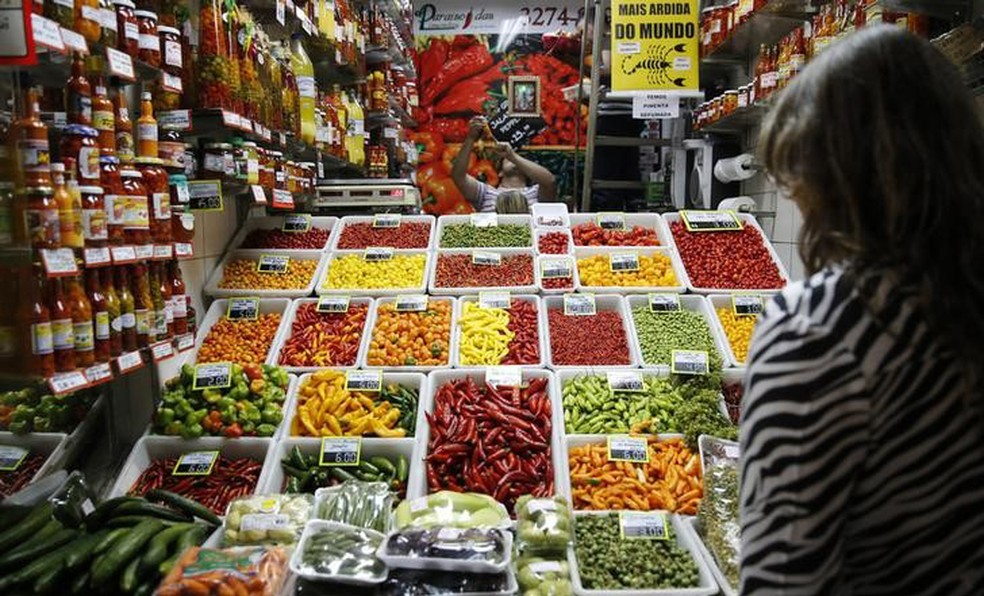 Preço dos alimentos influenciou alta do IPCA em dezembro e em 2016, segundo o IBGE. (Foto: Toru Hanai/Reuters)