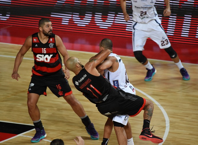 Flamengo x Bauru final do NBB jogo 2 basquete confusão (Foto: André Durão) Flamengo x Bauru final do NBB jogo 2 basquete confusão (Foto: André Durão)