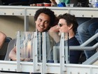 Tom Cruise e o filho vibram em jogo de beisebol