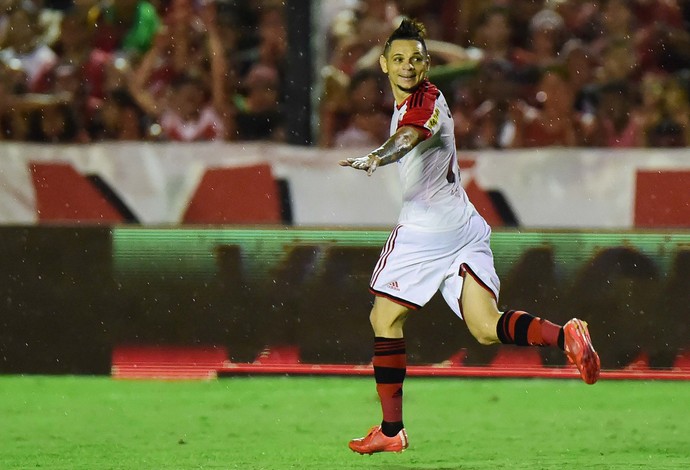 Pará gol Flamengo (Foto: Vinicius Costa / Futura Press)