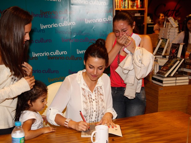 Mel Fronckowiak em lançamento de livro em São Paulo (Foto: Marcos Ribas/ Foto Rio News)