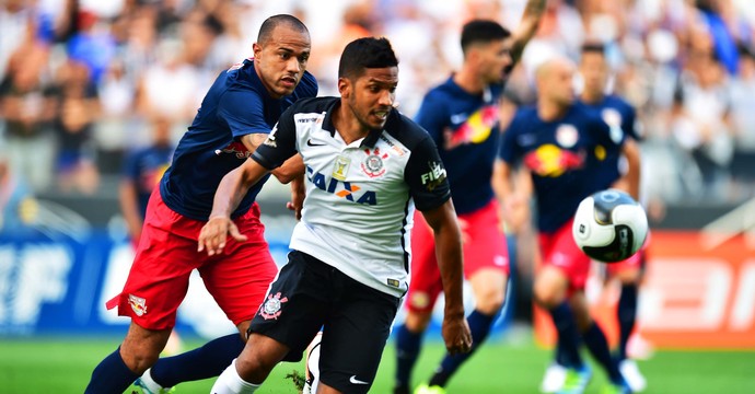 Roger lembra goleada sofrida pelo São Paulo na arena para defender o RBB