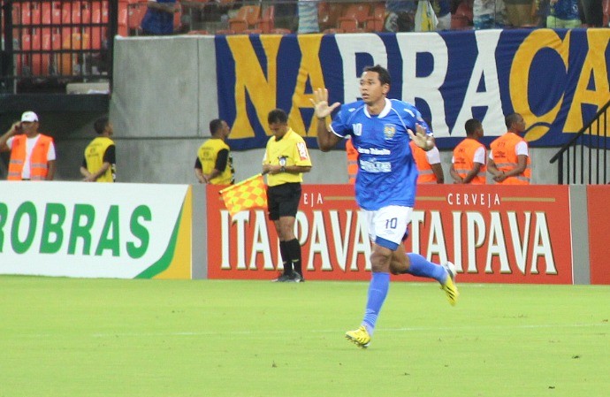 Chapinha faz dois, classifica o Naça e avisa: 'Dá pra vencer o Corinthians'