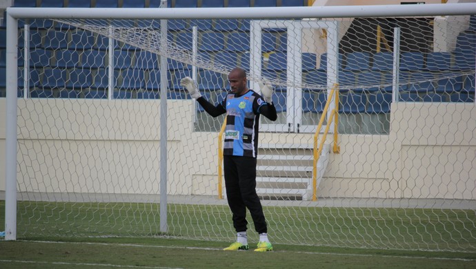 Adson goleiro do Estanciano (Foto: Osmar Rios / GloboEsporte.com)