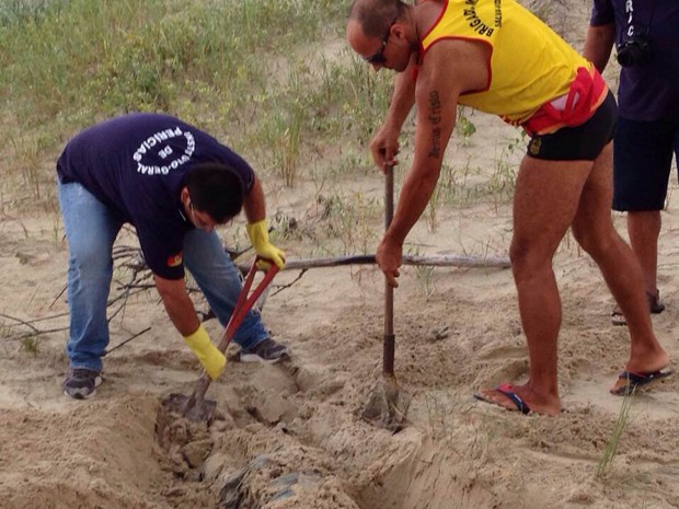 G1 Corpo de jovem desaparecido é encontrado enterrado em praia no RS