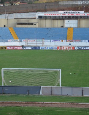 Estádio Municipal de Varginha, o Melão (Foto: Régis Melo)