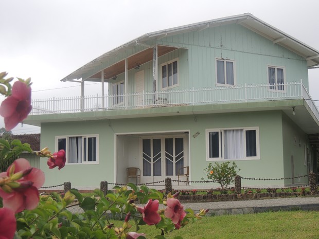Casa giratória foi construída sobre base da residência original e muda de posição (Foto: Prefeitura de ituporanga/Divulgação)