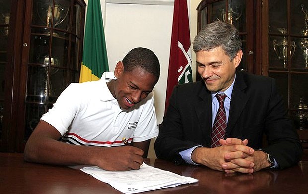 robert fluminense contrato (Foto: Nelson Perez / Fluminense. F.C.)