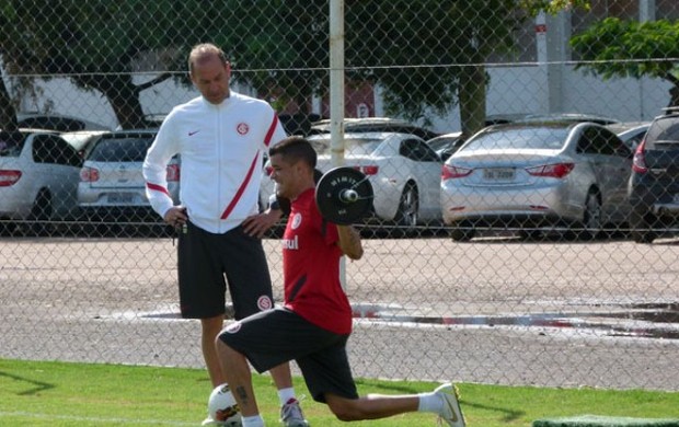 D'Ale fez atividades de musculação  (Foto: Rafael Antoniutti | TRATO.TXT)